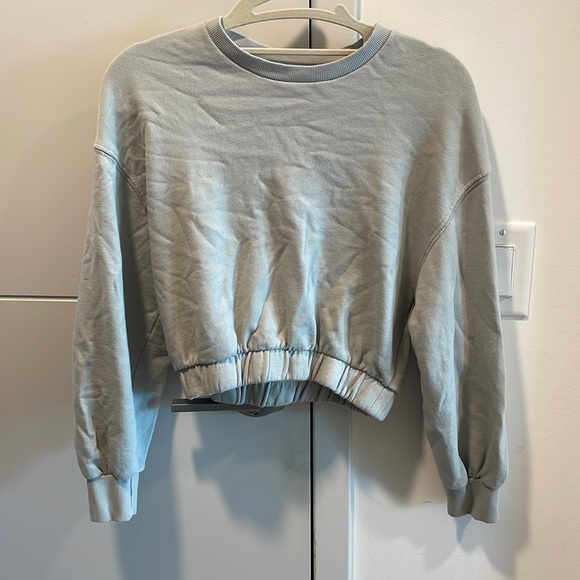 Zara Sweaters - Zara cropped crewneck